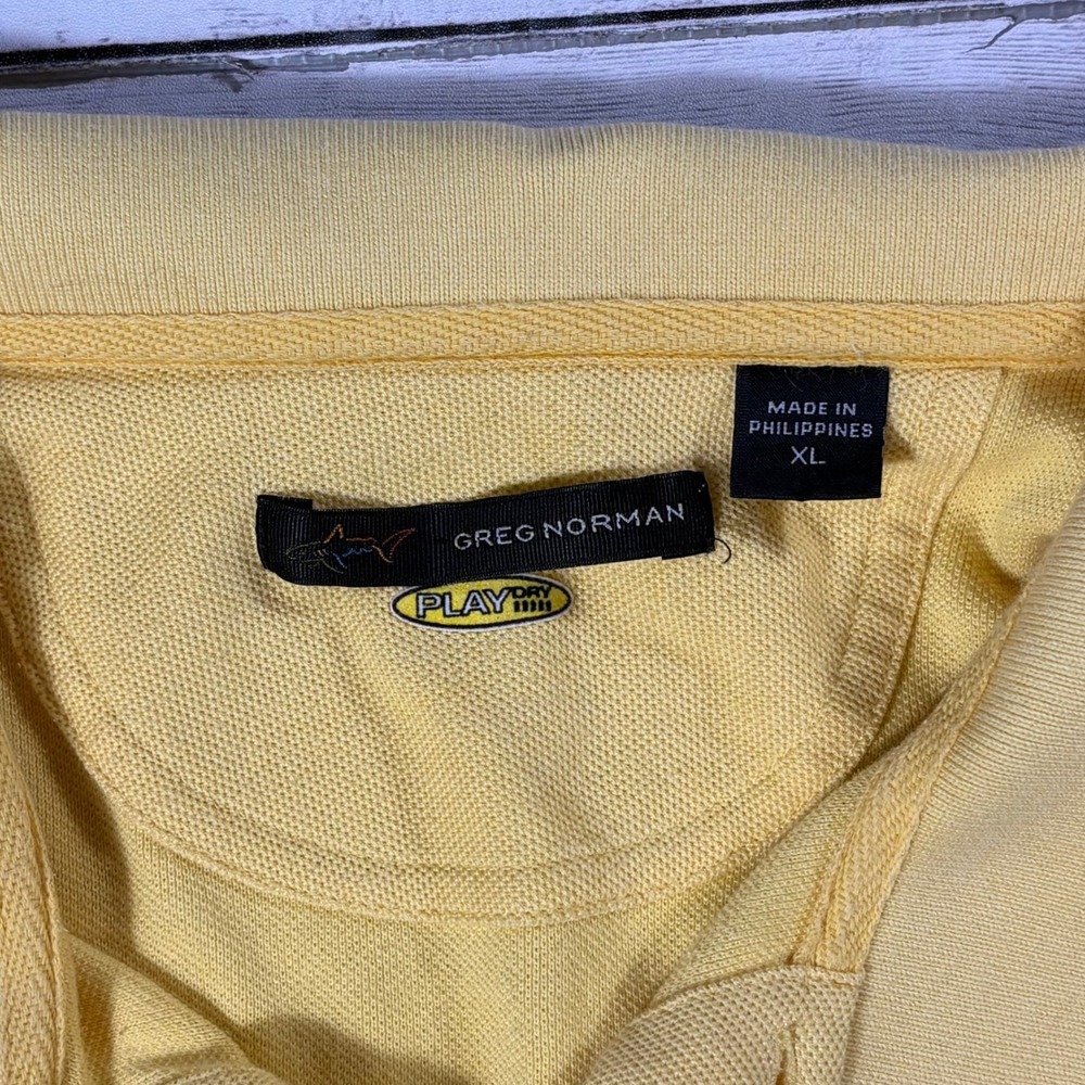 Greg Norman Mickey Mouse Golf Polo Shirt Mens XL Yellow Play Dry Pique Disney - Picture 8 of 15